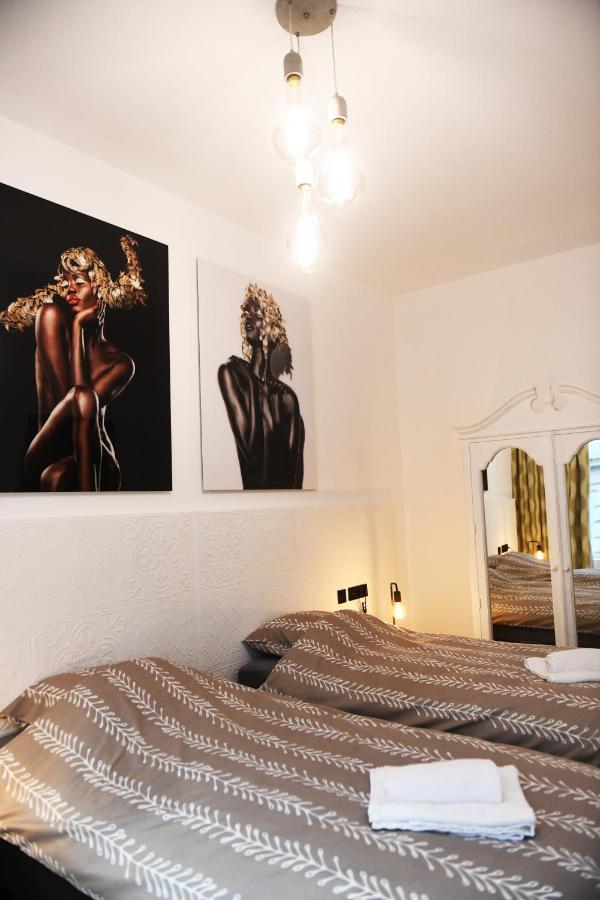 Women Of The World - Antwerp Apartman Kültér fotó